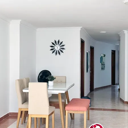 Edificio Tres Carabelas Por Parceros Group